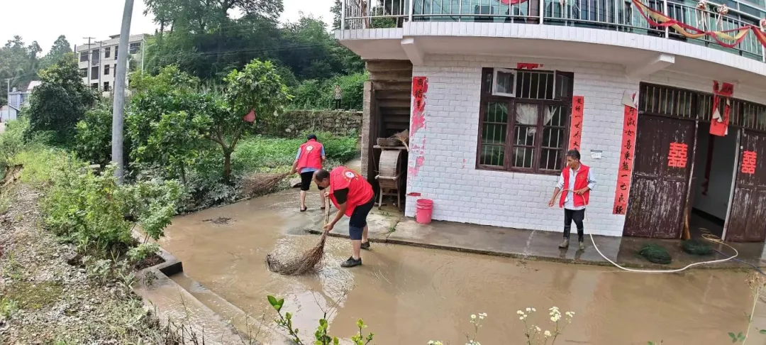 闻“汛”而动！玉屏、万山、大龙团员青年一线显担当！